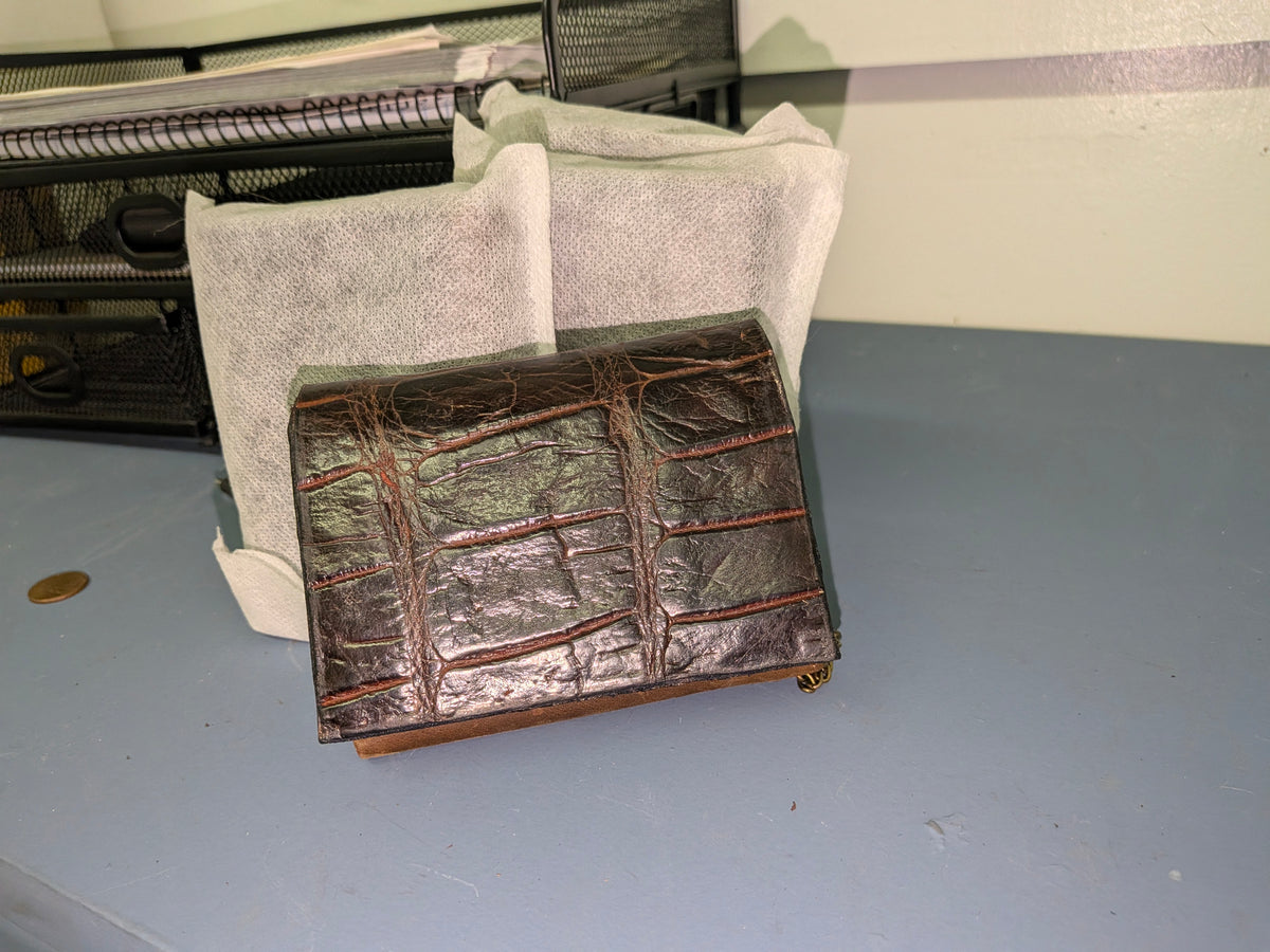 Genuine Wild Louisiana Alligator Trifold Chain Wallet – Handcrafted Brown Leather Men's Wallet with Hidden Stitching & Zip Pocket