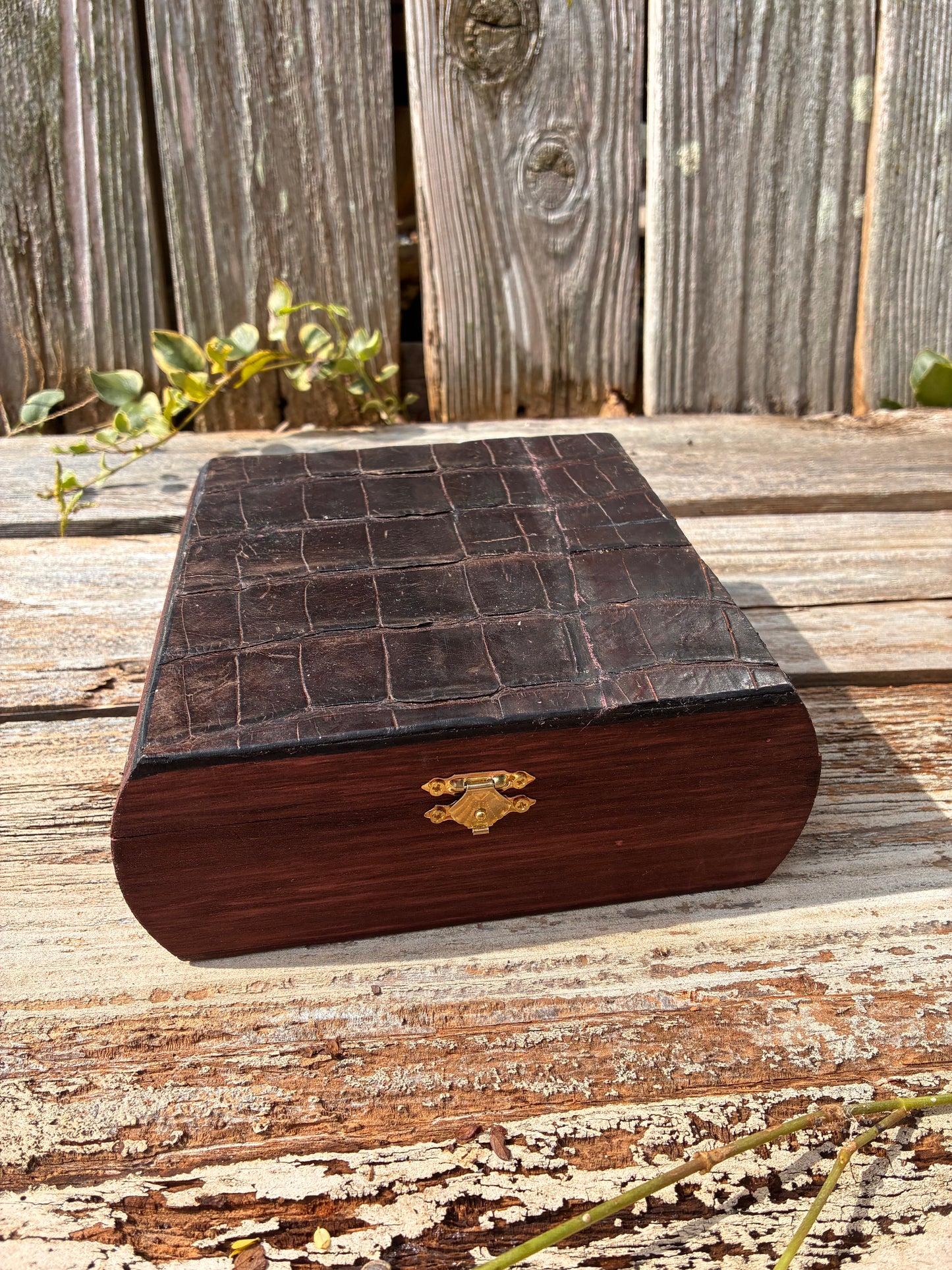 Handcrafted Genuine Alligator Leather Keepsake Box | Exotic Wood & Leather Valet Chest, Men's Jewelry Organizer & Luxury Gift for Him
