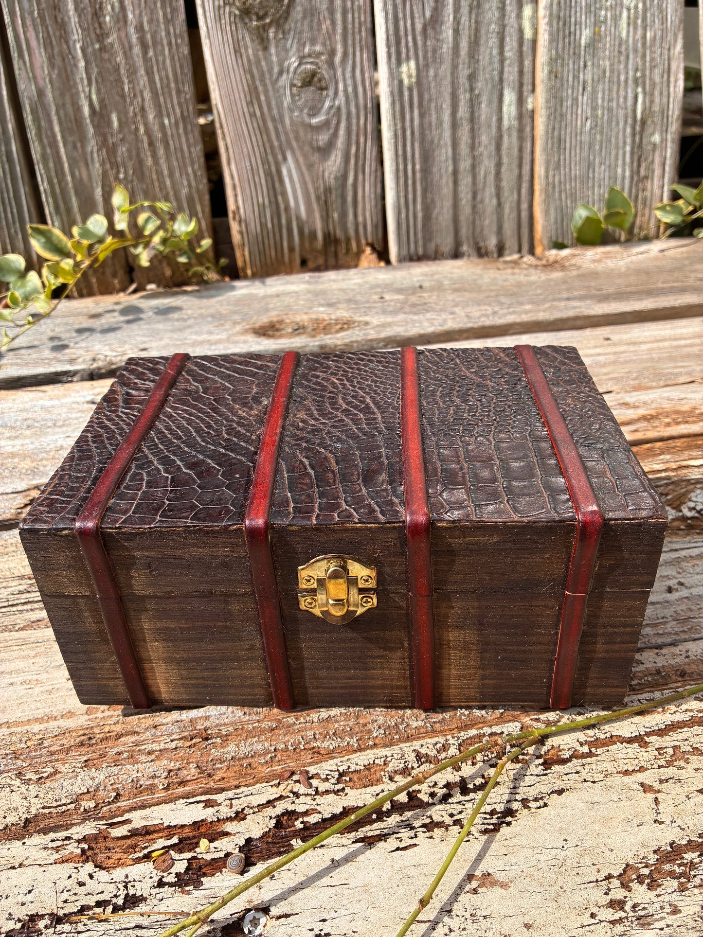 Handcrafted Genuine Alligator Leather Keepsake Box | Exotic Wood & Leather Valet Chest, Men's Jewelry Organizer & Luxury Gift for Him