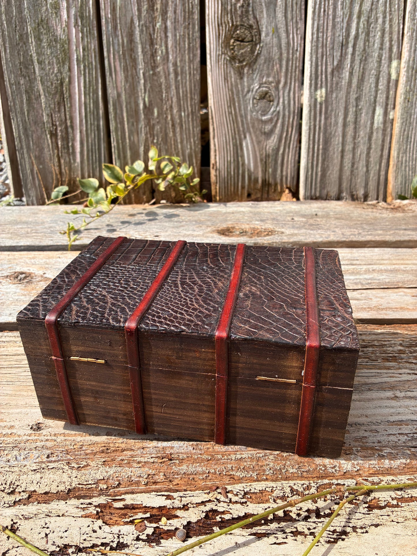 Handcrafted Genuine Alligator Leather Keepsake Box | Exotic Wood & Leather Valet Chest, Men's Jewelry Organizer & Luxury Gift for Him