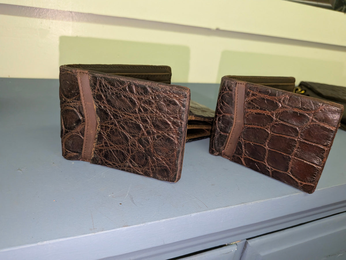 Genuine Wild Louisiana Alligator Bifold Wallet for Men | Handcrafted Seamless Exotic Leather Billfold